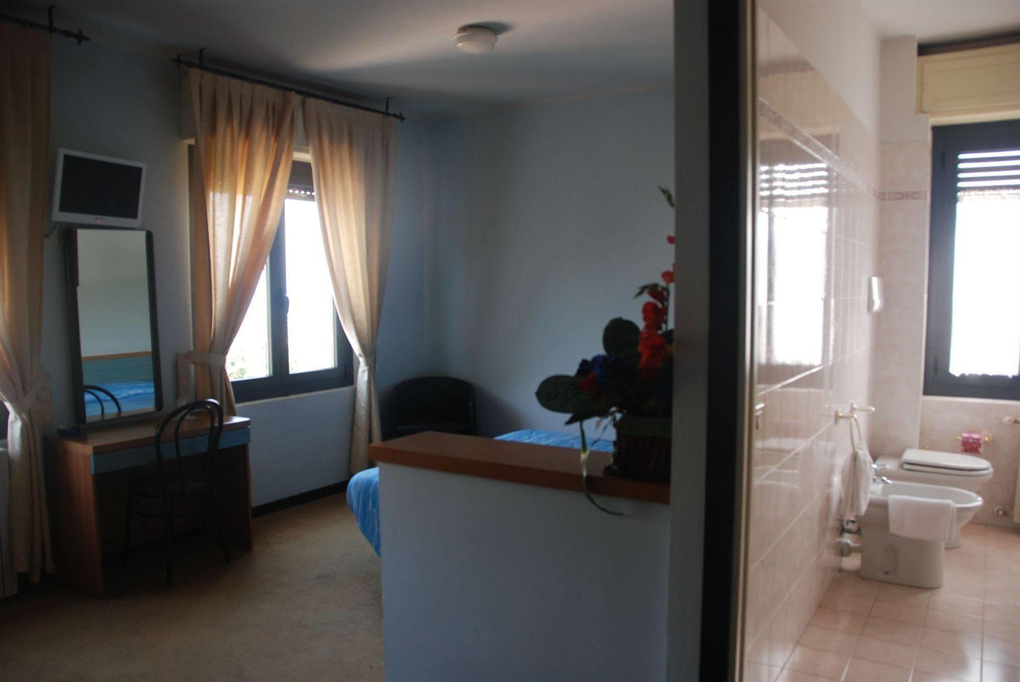 سالو Hotel Olivi المظهر الخارجي الصورة