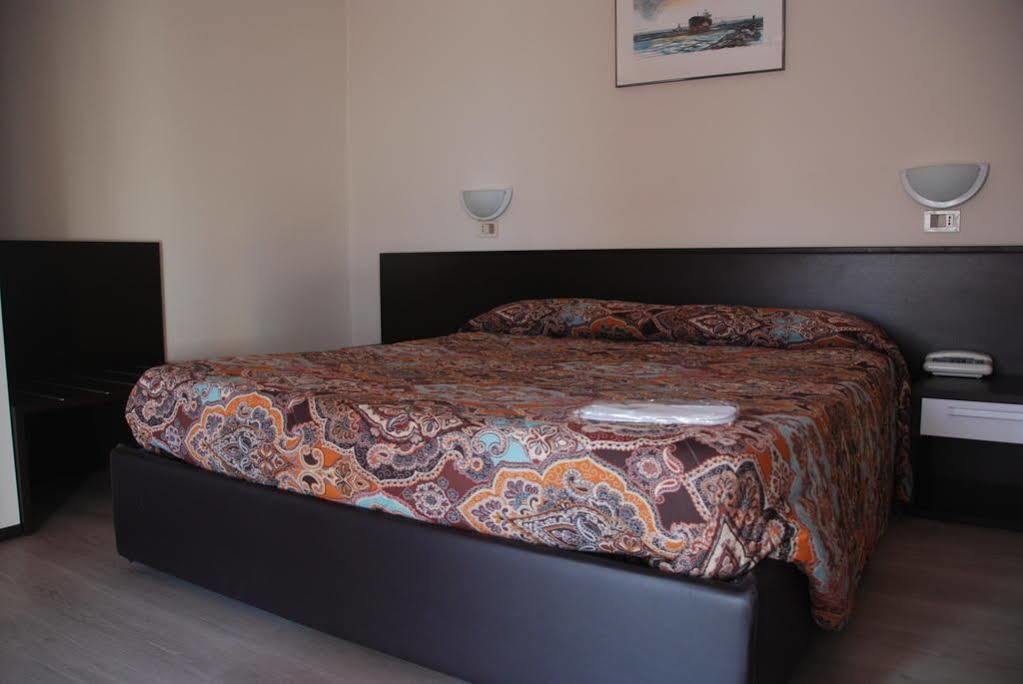 سالو Hotel Olivi المظهر الخارجي الصورة