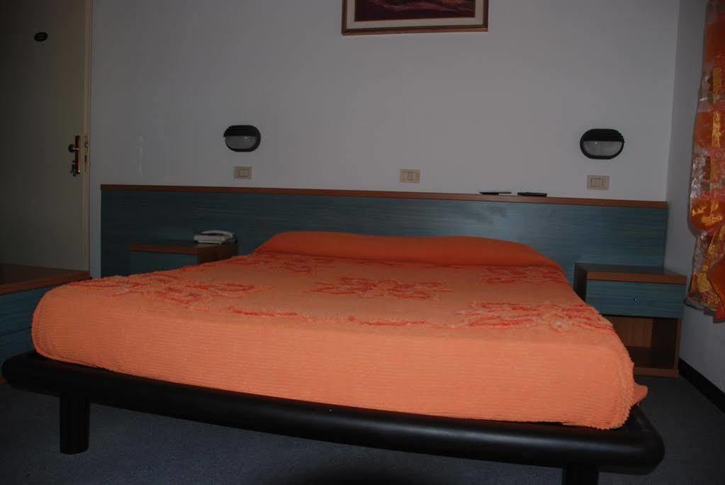سالو Hotel Olivi المظهر الخارجي الصورة